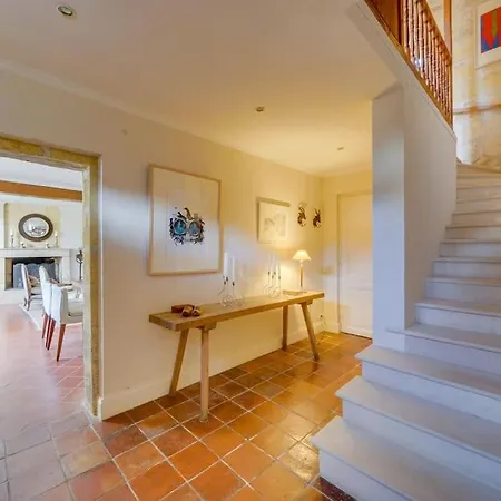 בית נופש Demeure De La Combe סנט-אמיליון