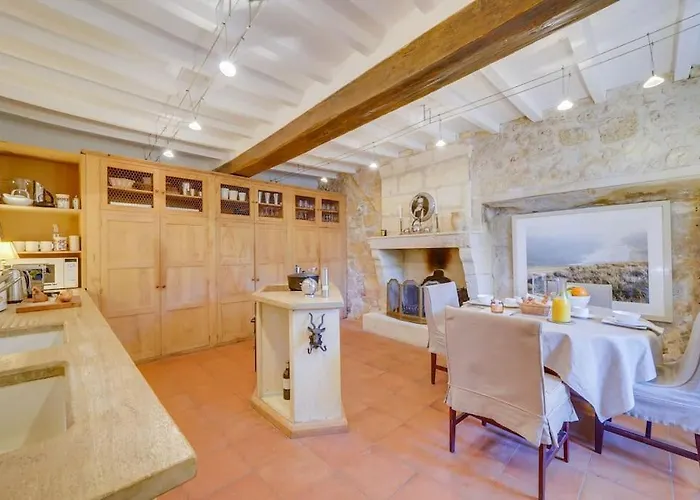 Demeure De La Combe * 생테밀리옹